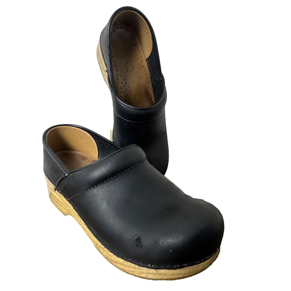 Dansko Black Leather Professional Clogs Women's EU 37 US 6.5 Nurse Shoes